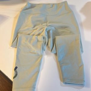 Peloton cropped leggings
